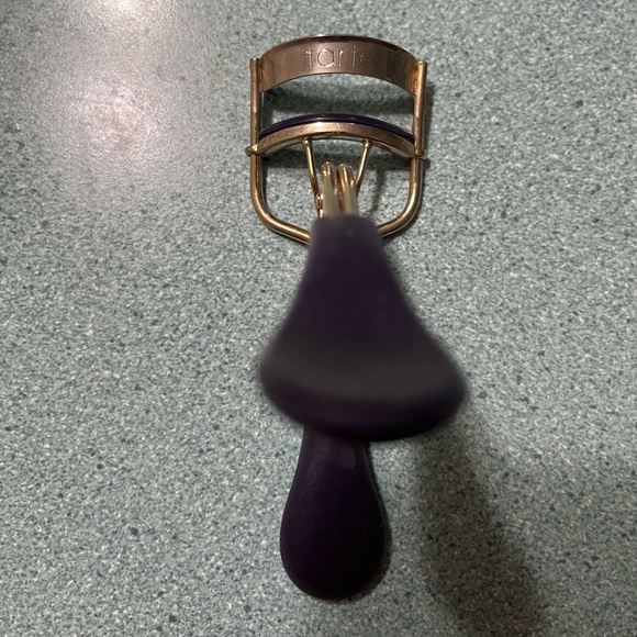 Tarte eyelash curler - Picture 2 of 3